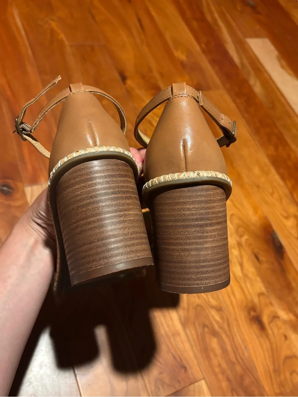 Crown Vintage: Leather Round Toe Camel colored casual chunky heel
